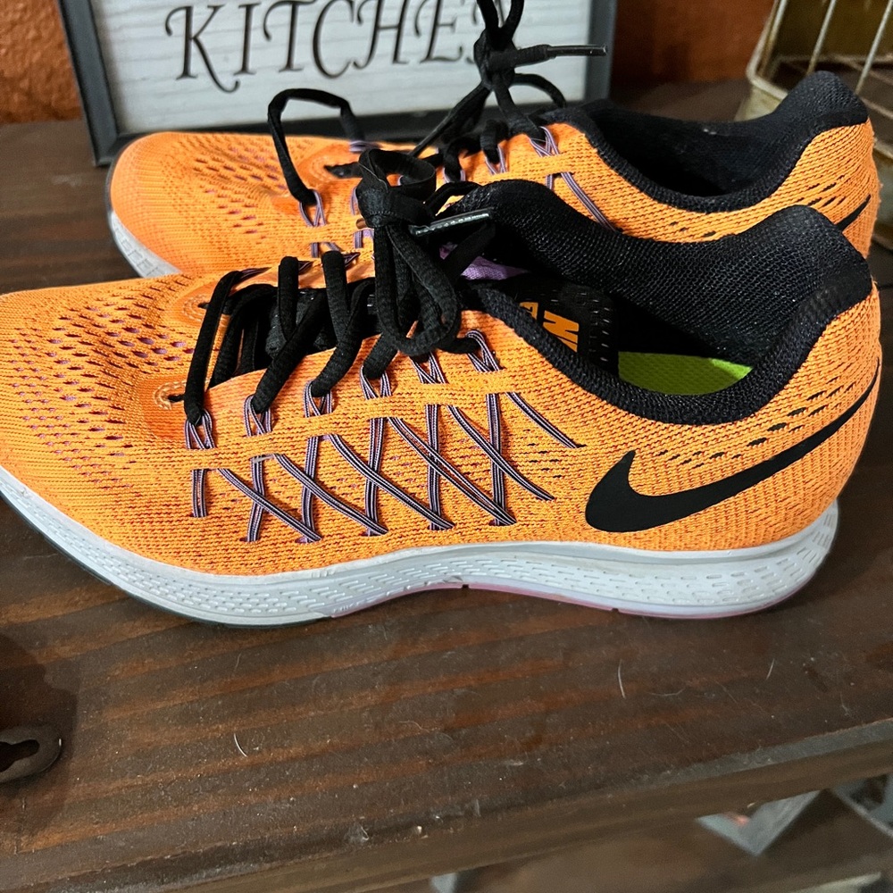Nike Zoom Pegasus running shoes size 8.5 women’s